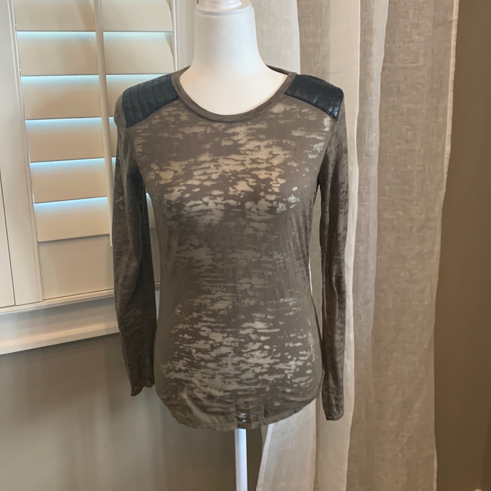 Long sleeve shirt